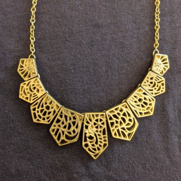 Gold statement necklace - Picture 1 of 3